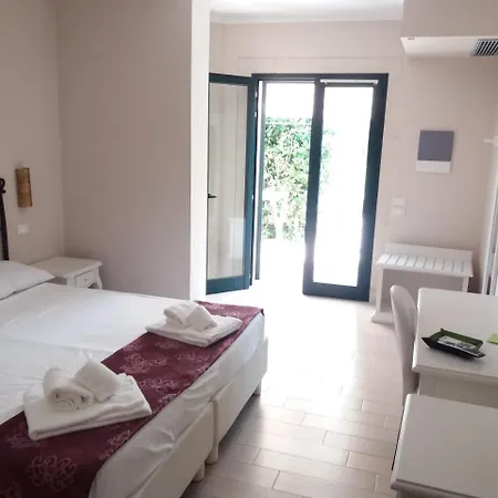 مزرعة للإقامة Masseria Montevergine أوترانتو